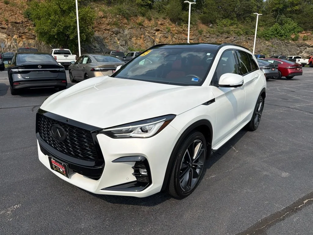 Used 2024 Radiant White INFINITI SPORT image 3