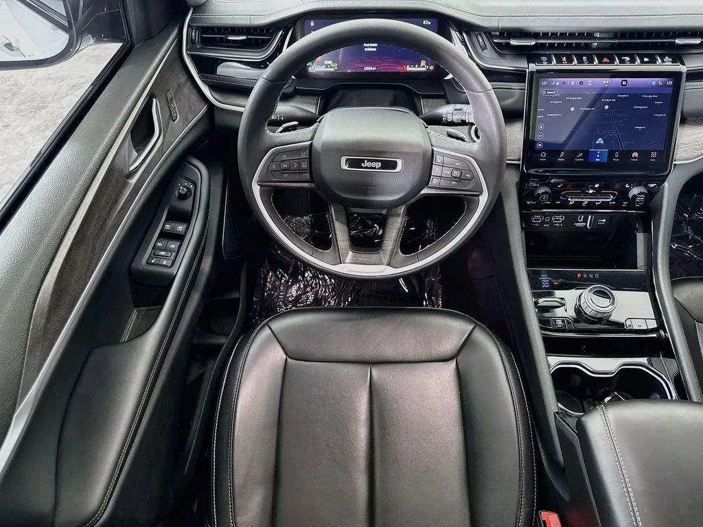 Used 2023 White Jeep 4xe image 23