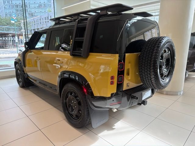 New 2026 Deep Sandglow Yellow Land Rover Trophy Edition Deep Sandglow image 4
