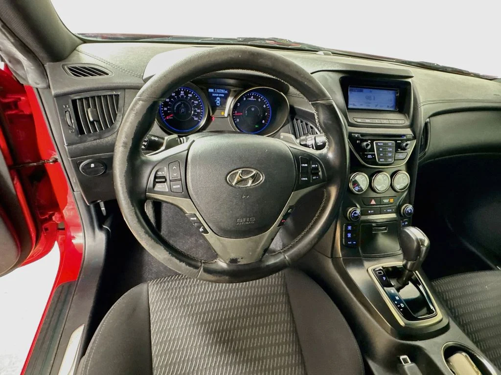 Used 2013 Red Hyundai 2.0T image 11