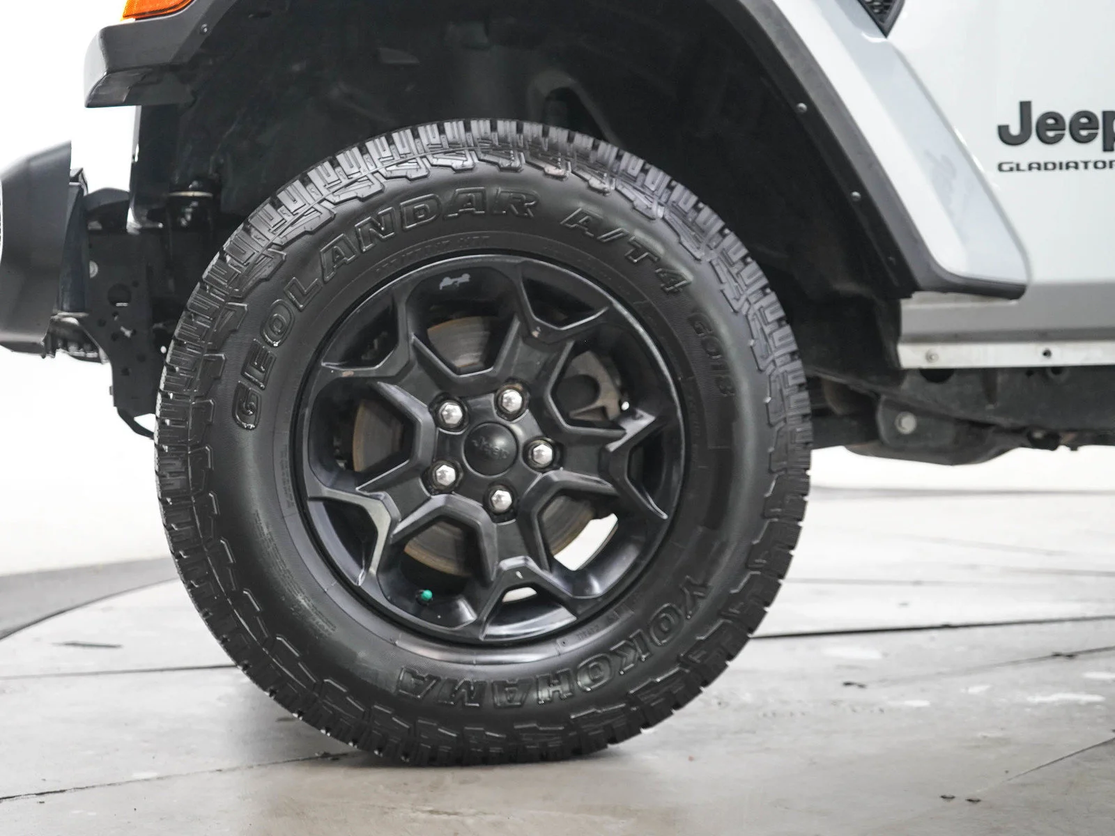 Used 2023 Silver Zynith Clearcoat Jeep Willys image 28