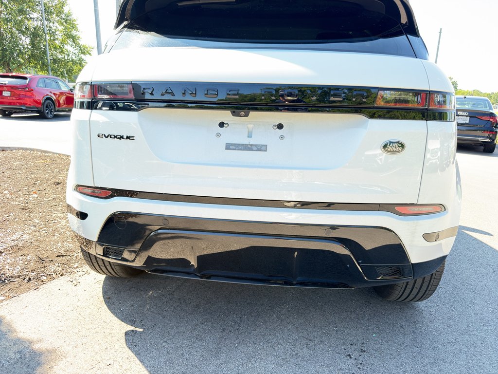 Used 2022 Fuji White Land Rover R-Dynamic S image 6