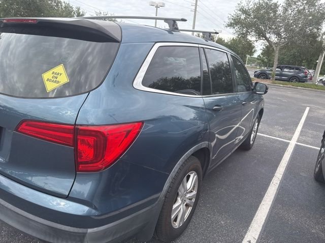 Used 2017  Honda LX image 5