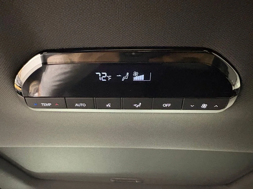 New 2027 Black Jade Green Kia X-LINE SX image 40