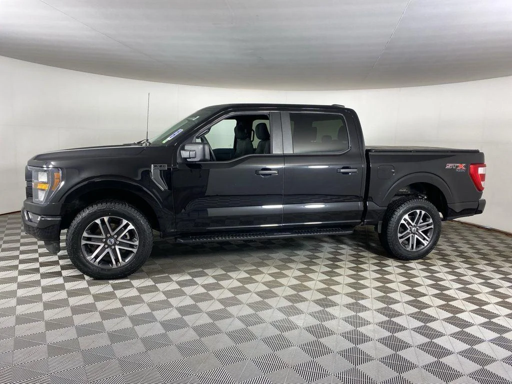 Used 2023 Black Metallic Ford XL image 9