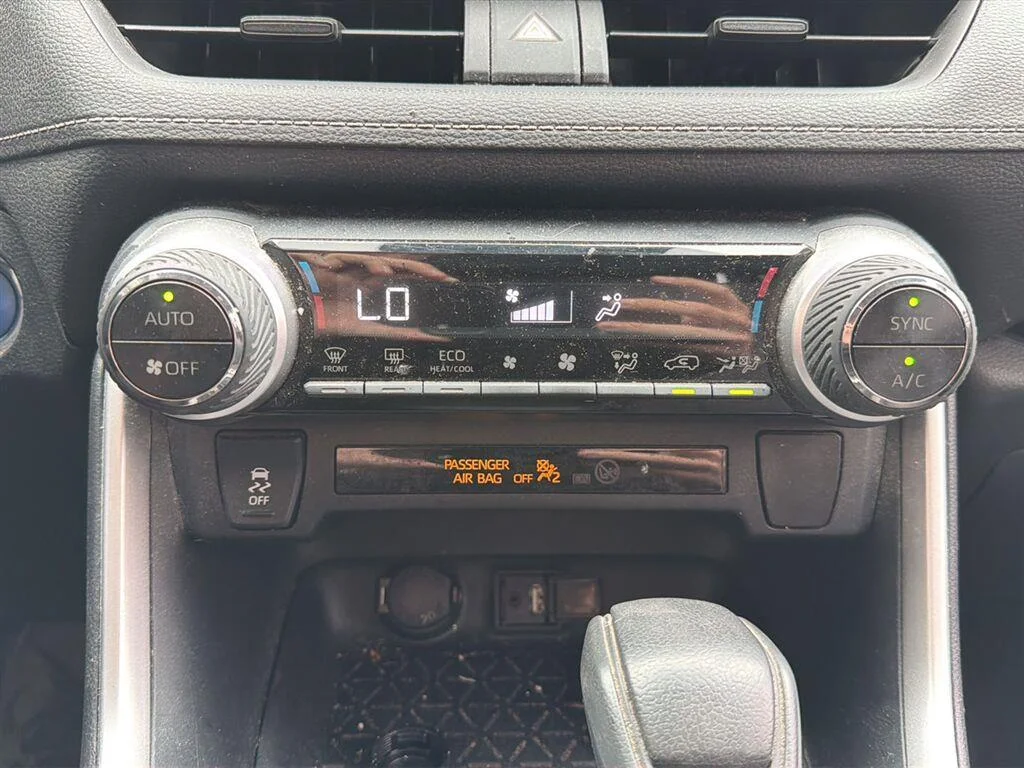 Used 2019 Silver Sky Metallic Toyota XLE image 19