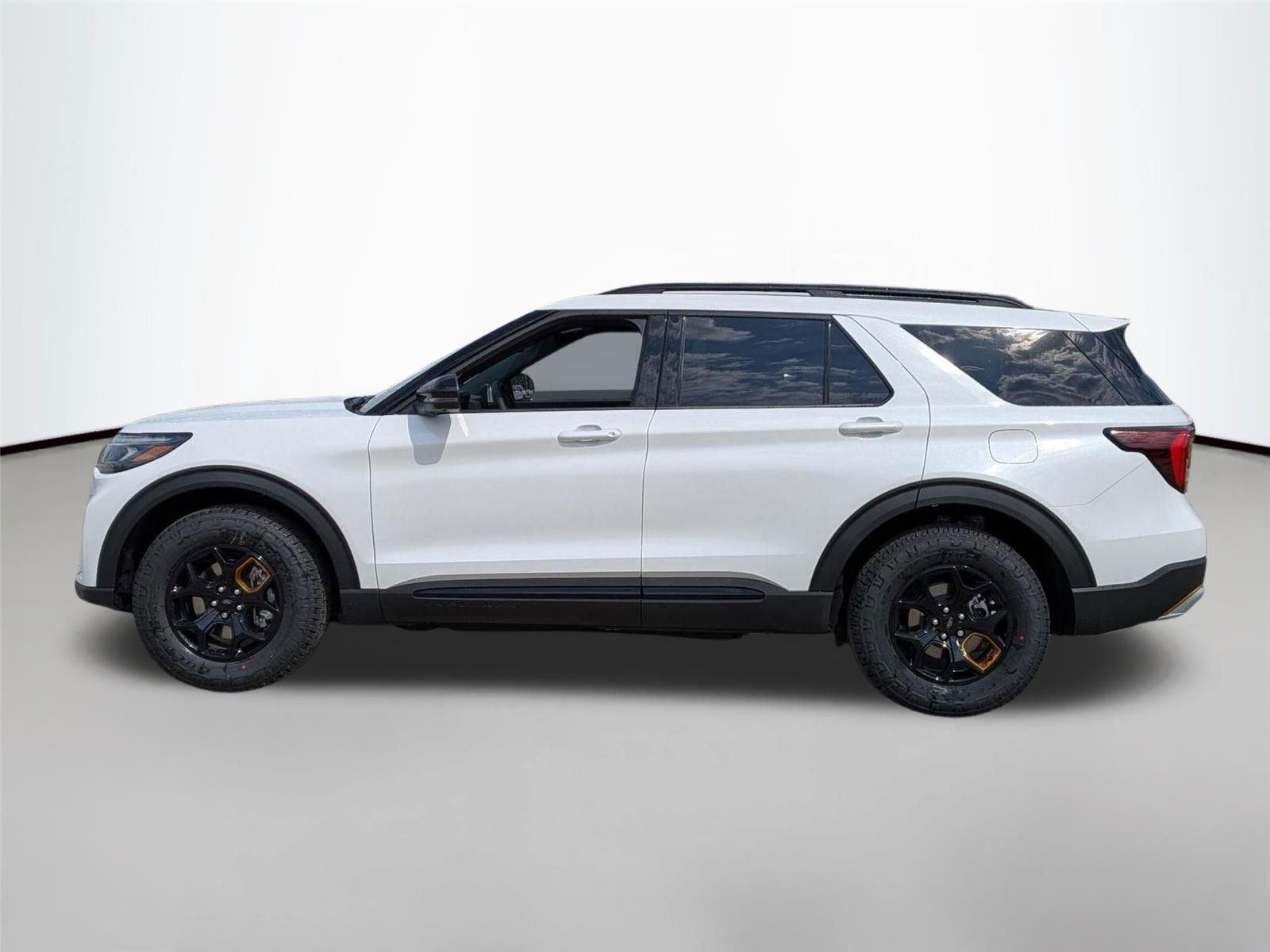 New 2026 Star White Metallic Tri-Coat Ford Tremor® image 2