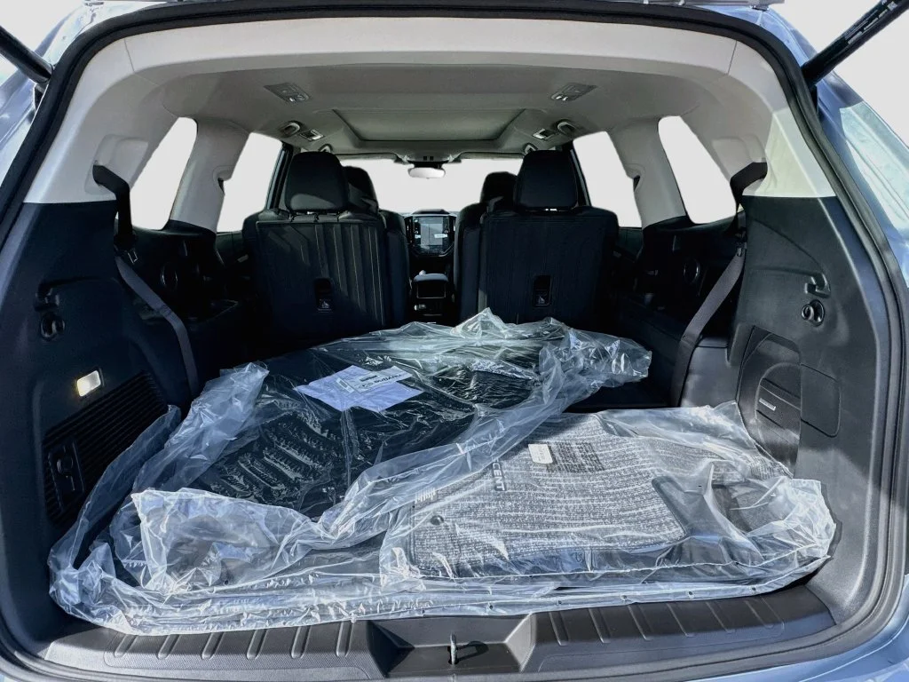 New 2027 Silver Subaru Onyx Edition Touring image 32