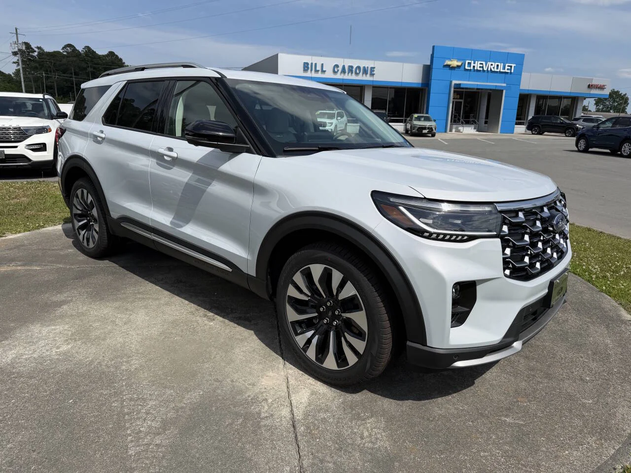 New 2026 Space White Metallic Ford Platinum™ image 9