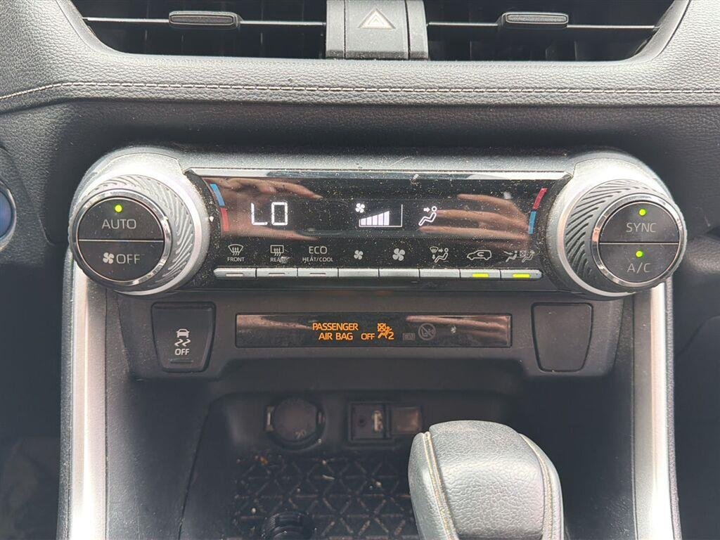 Used 2019 Silver Sky Metallic Toyota XLE image 19