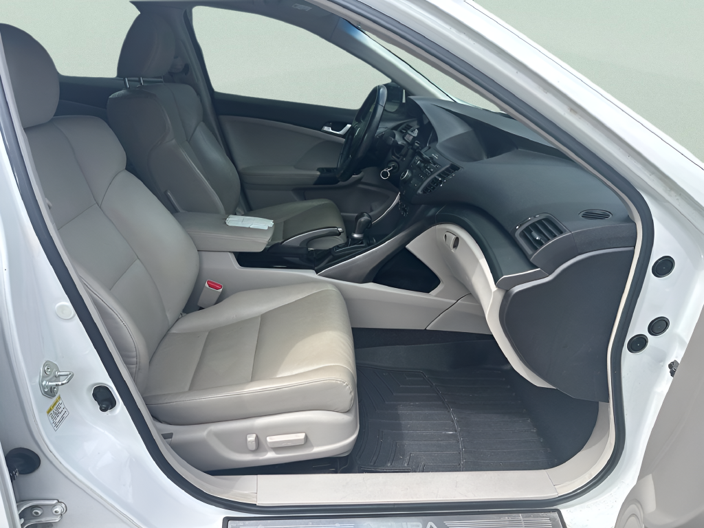 Used 2012 White Acura 2.4 image 36