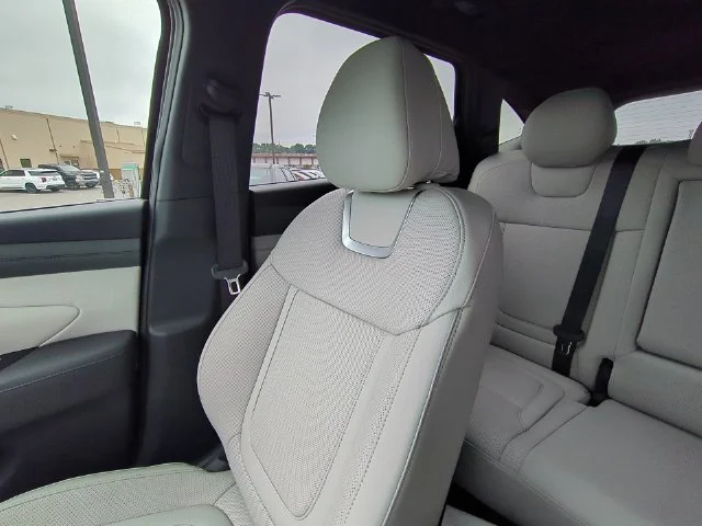 Used 2025 Black Hyundai Limited image 13