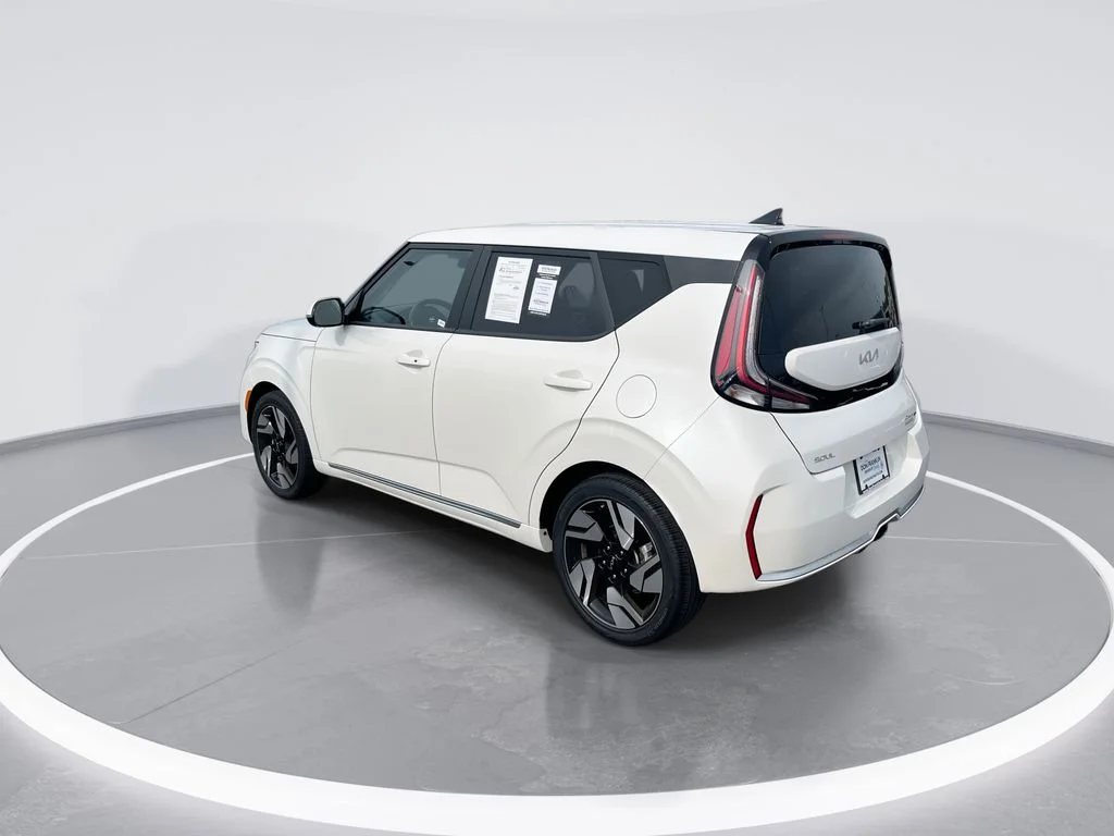 Used 2024 White Kia GT-Line image 6