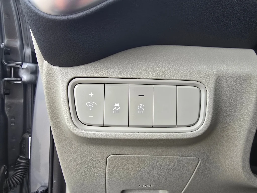Used 2025 Gray Kia LX image 18