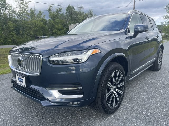 Used 2024 Blue Volvo Core Bright Theme image 1