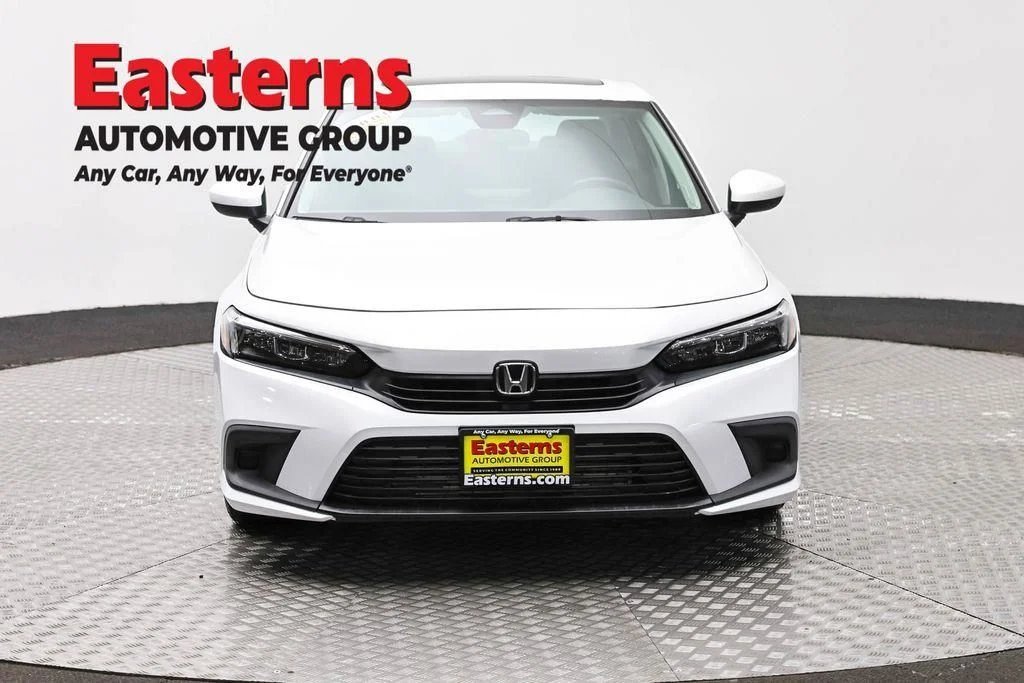 Used 2023 White Honda EX image 2