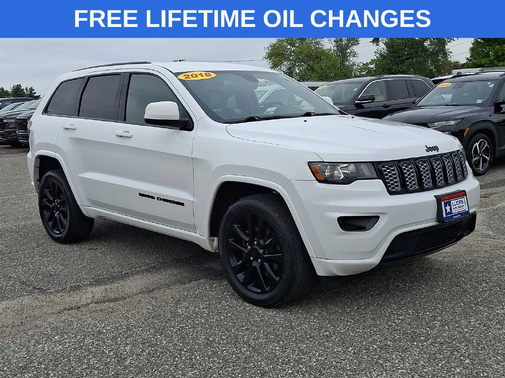 Used 2018 Bright White Clearcoat Jeep Altitude image 1