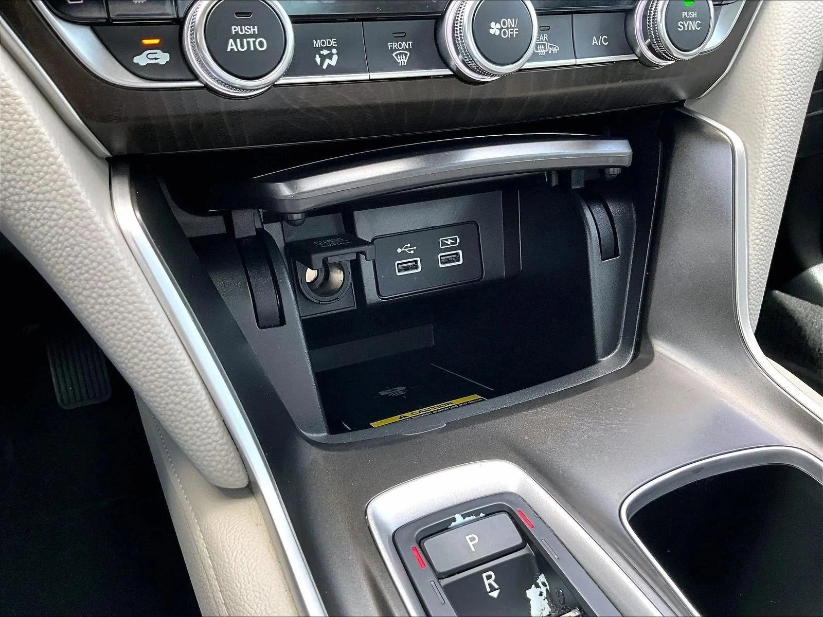 Used 2021 Platinum White Pearl Honda Touring image 23