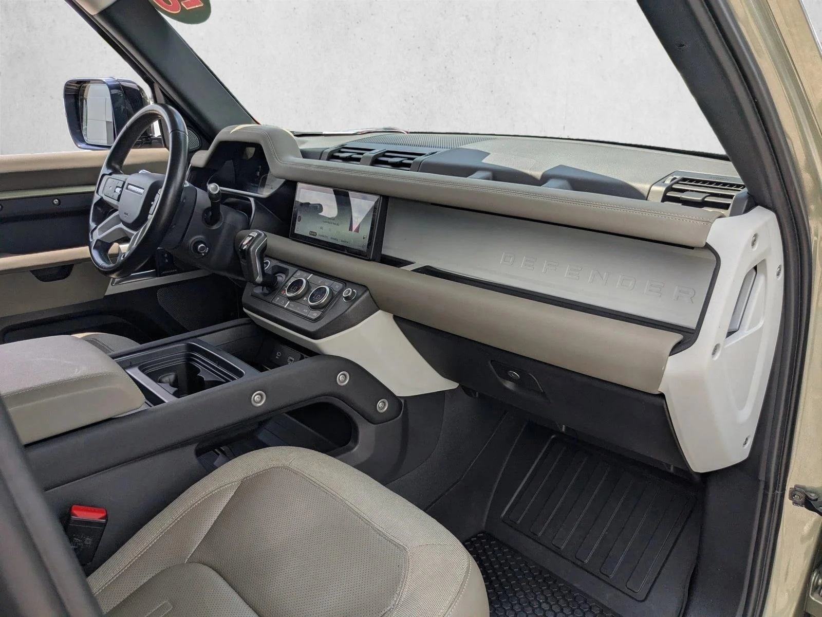 Used 2020 Pangea Green Metallic Land Rover SE image 22