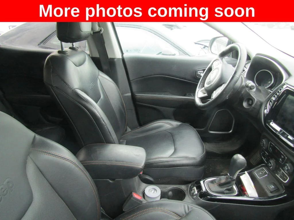 Used 2018 Silver Jeep Limited image 11