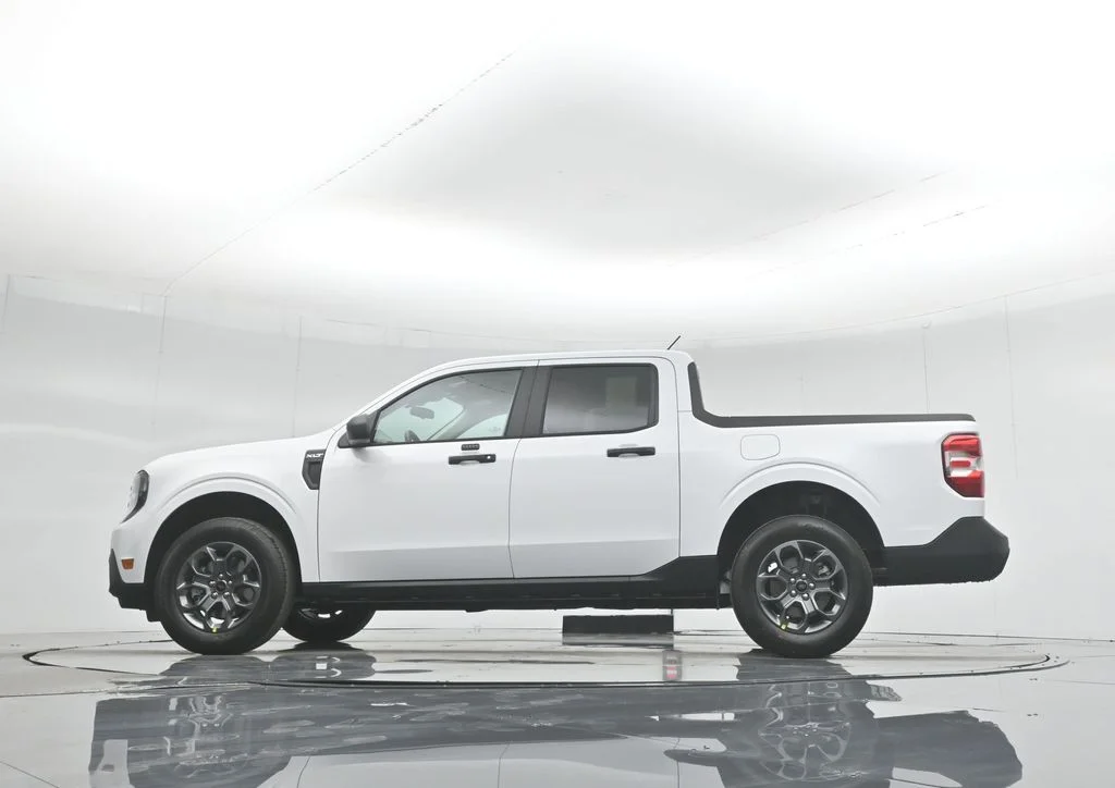 New 2026 Oxford White Ford XLT image 52
