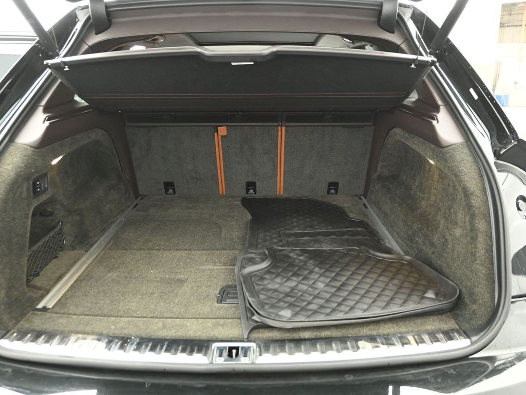 2021 BENTLEY BENTAYGA - Image 25