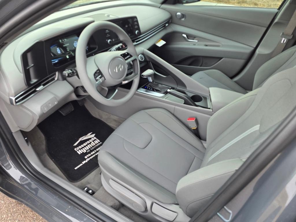 New 2026 Abyss Black Hyundai SE image 25