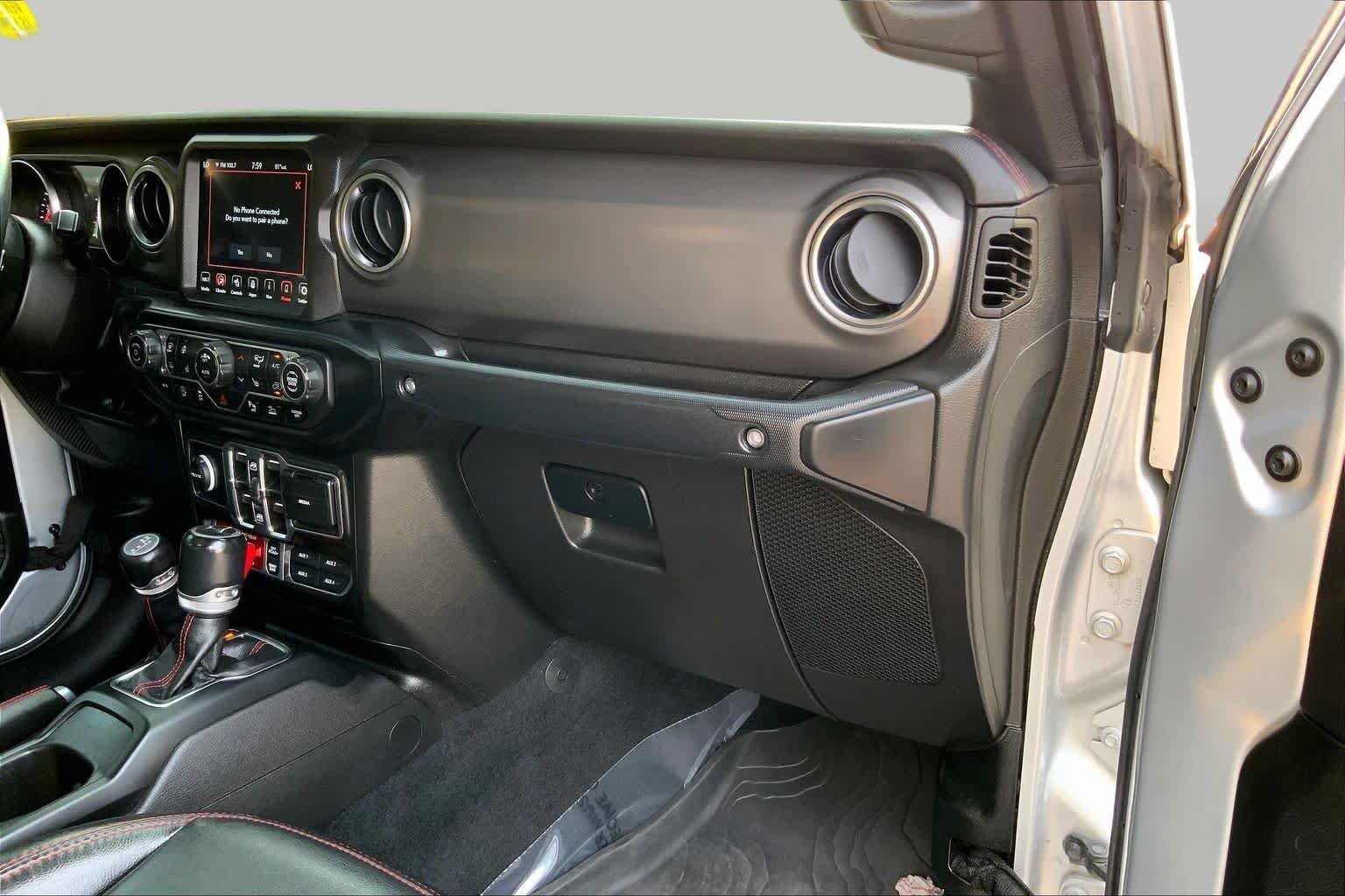 Used 2022 Silver Zynith Clearcoat Jeep Rubicon image 18