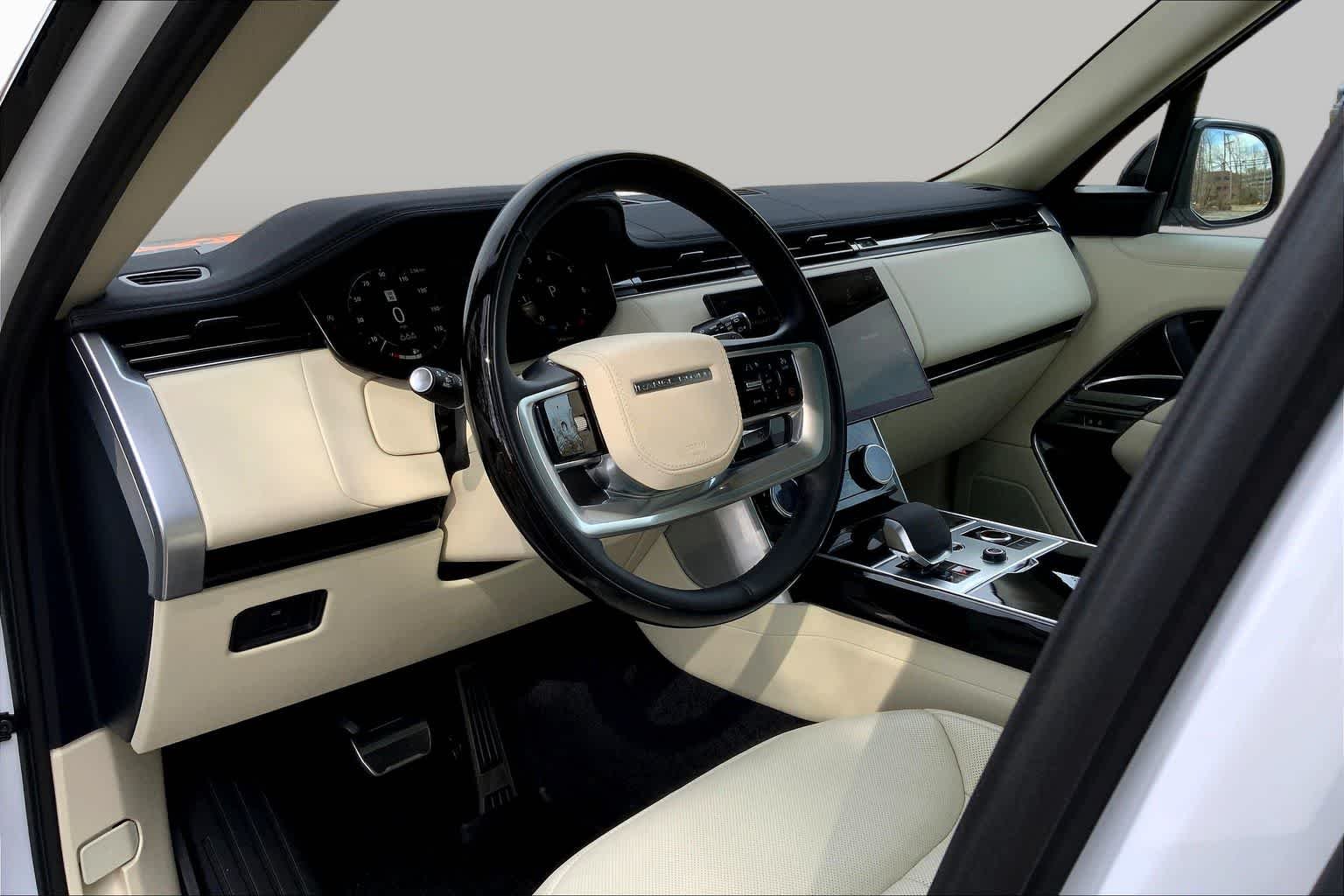 Used 2023 Fuji White Land Rover SE image 16