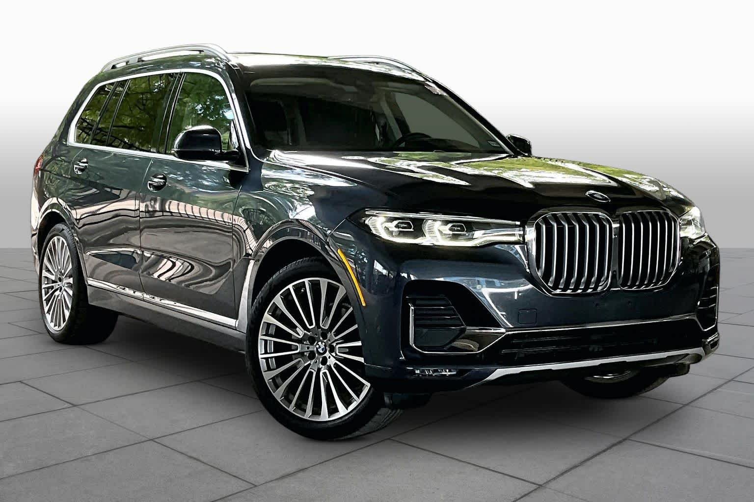 Used 2021 Arctic Grey Metallic BMW xDrive40i image 2
