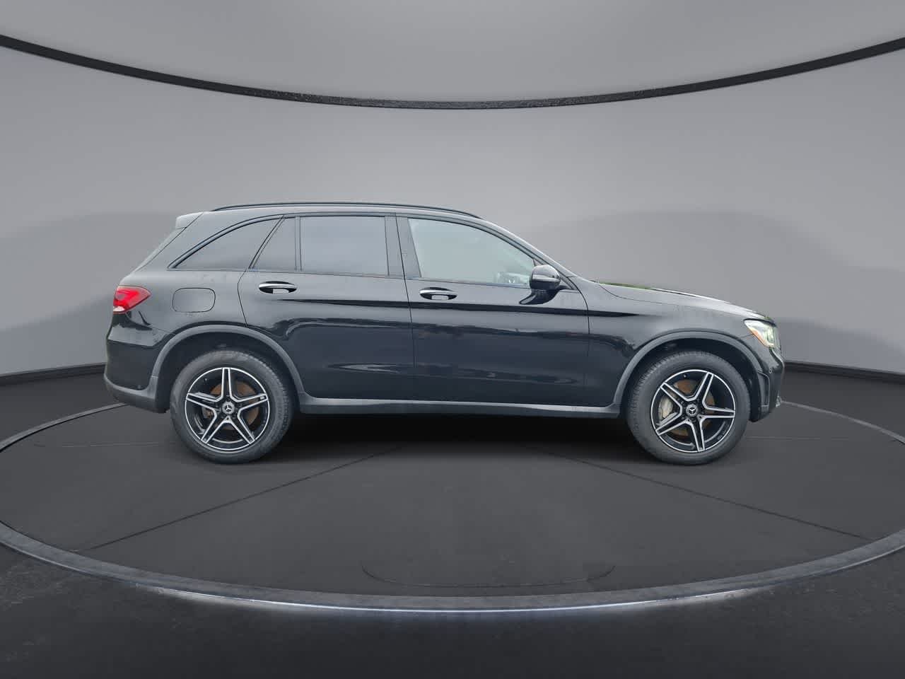 Used 2020 Obsidian Black Metallic Mercedes-Benz GLC 300 image 9