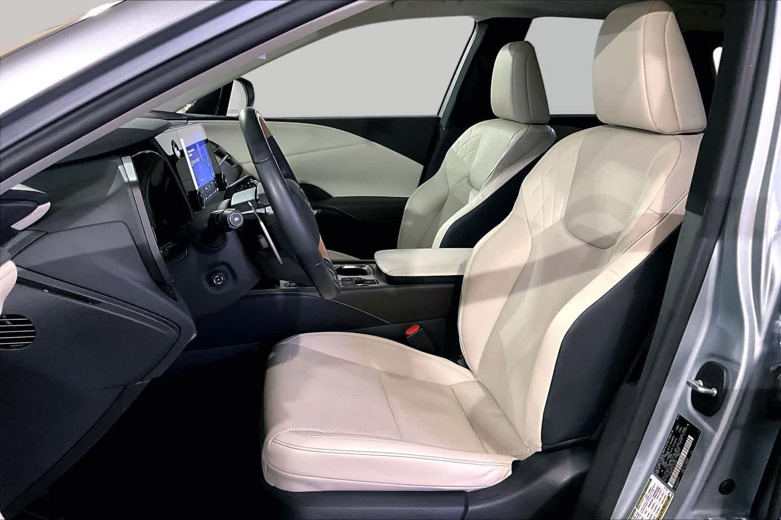 Used 2024 Iridium Lexus Premium image 14