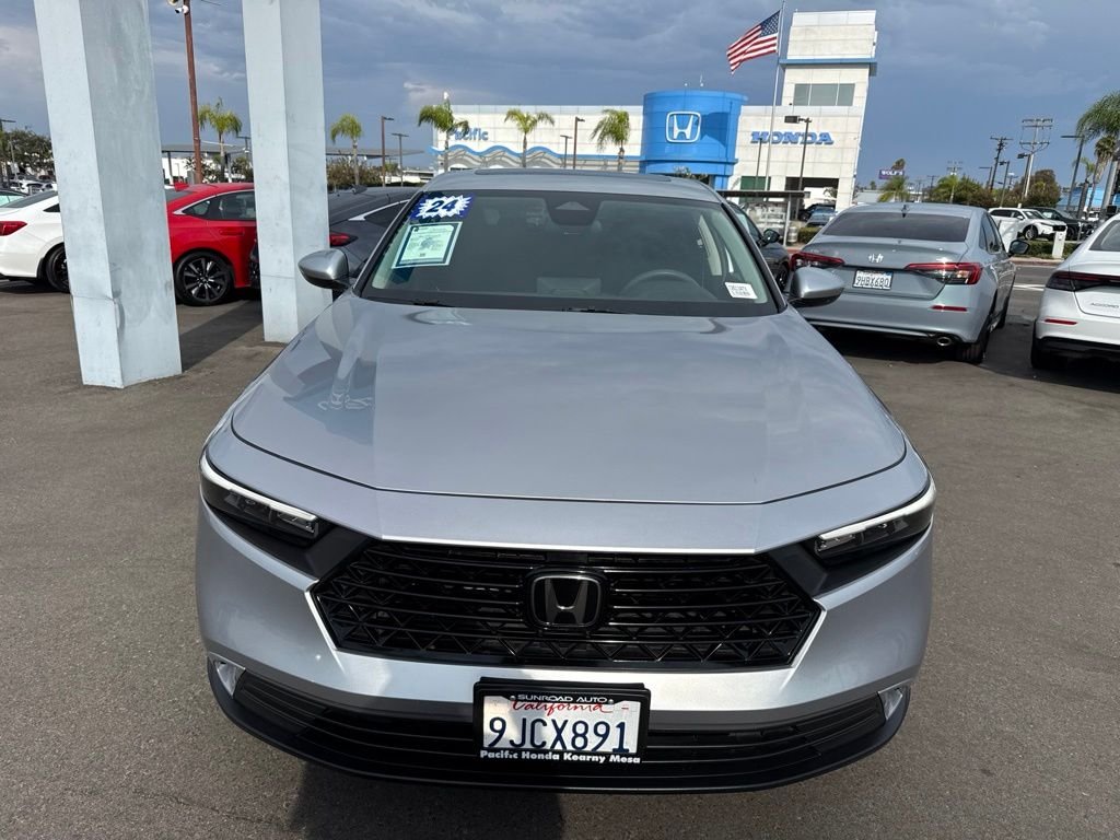 Used 2024  Honda EX image 6