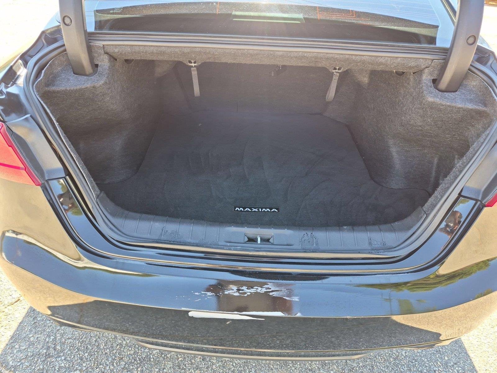 Used 2016 Super Black Nissan 3.5 S image 32