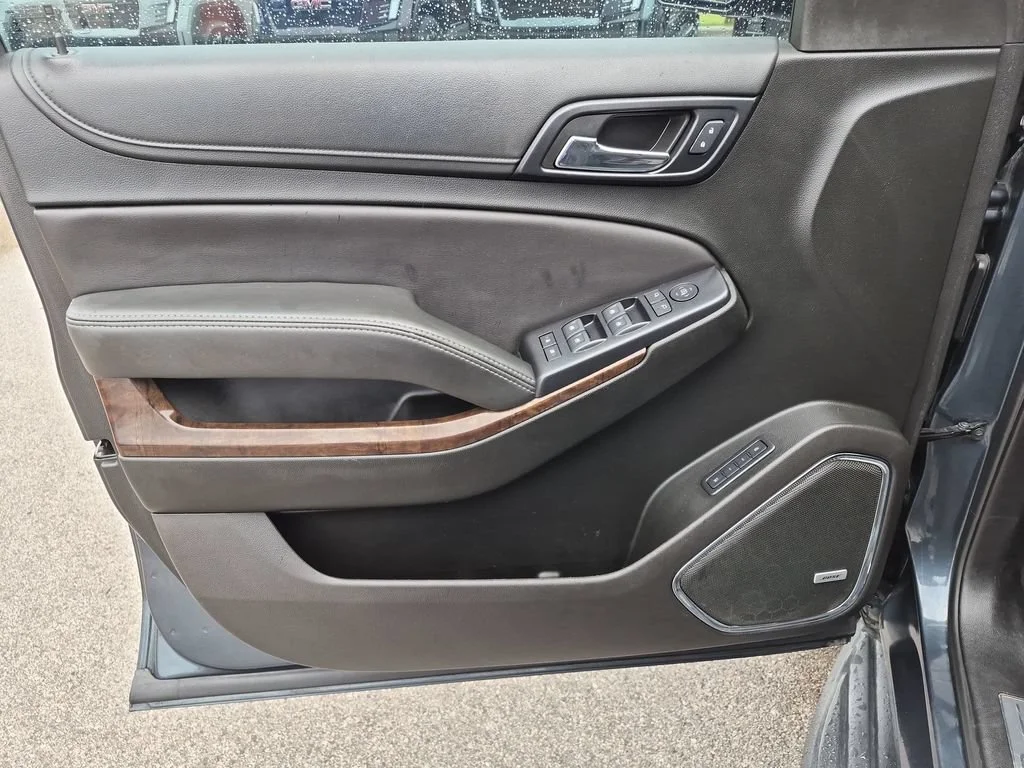 Used 2019 SHADOW GRAY METALLIC Chevrolet LT image 21
