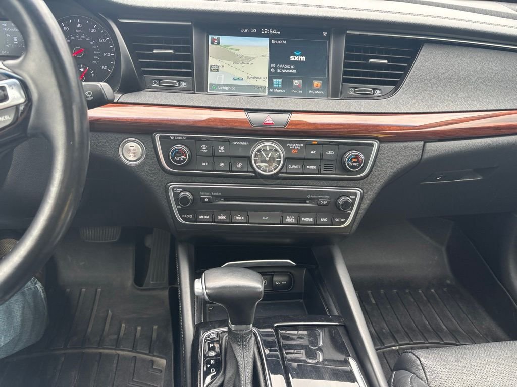 Used 2017 Black Kia Premium image 10