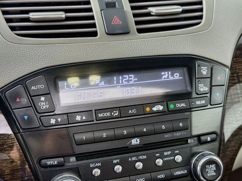 Used 2011 Silver Acura Tech/Entertainment Pkg image 20