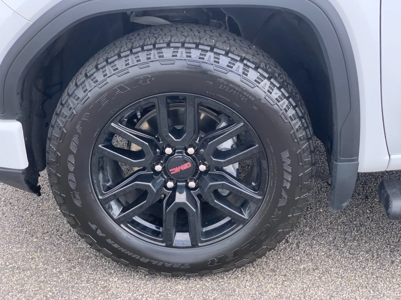Used 2023 SUMMIT WHITE GMC Elevation image 31