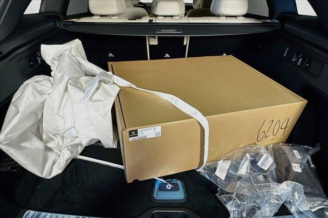 New 2026 Polar White Mercedes-Benz GLC 300 image 54