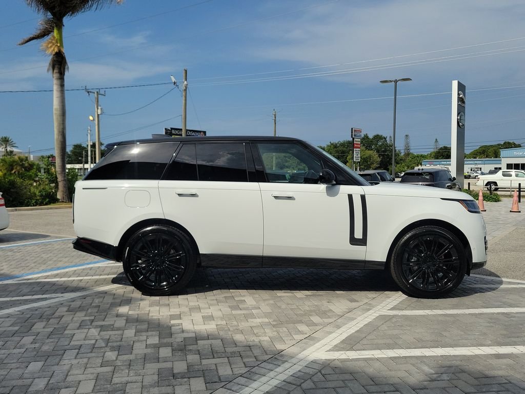 New 2026 Fuji White Land Rover SE image 6