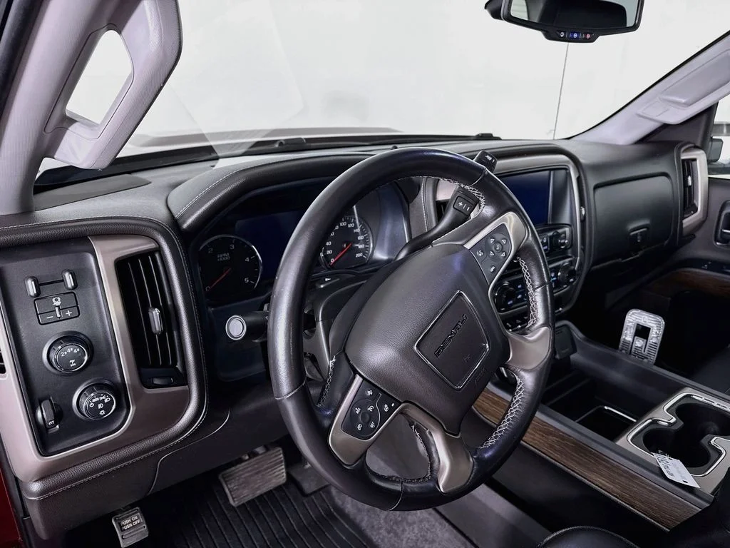 Used 2019 Red Quartz Tintcoat GMC Denali image 4