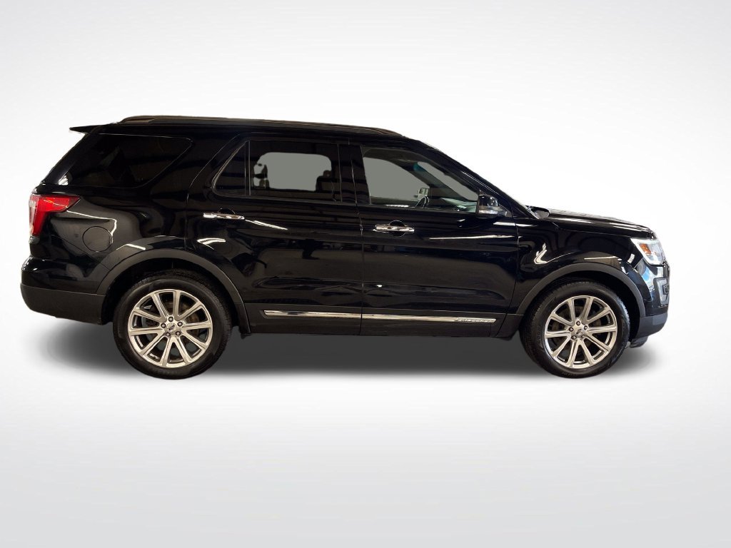 Used 2016 Black Ford Limited image 7