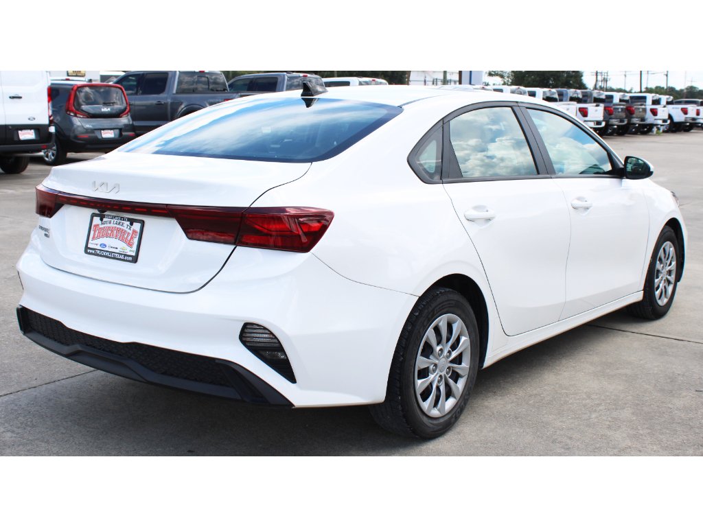 Used 2023 Clear White Kia LX image 13