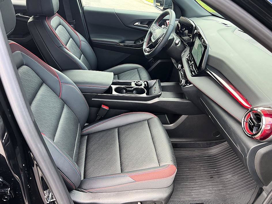 Used 2026 Mosaic Black Metallic Chevrolet FWD RS image 17