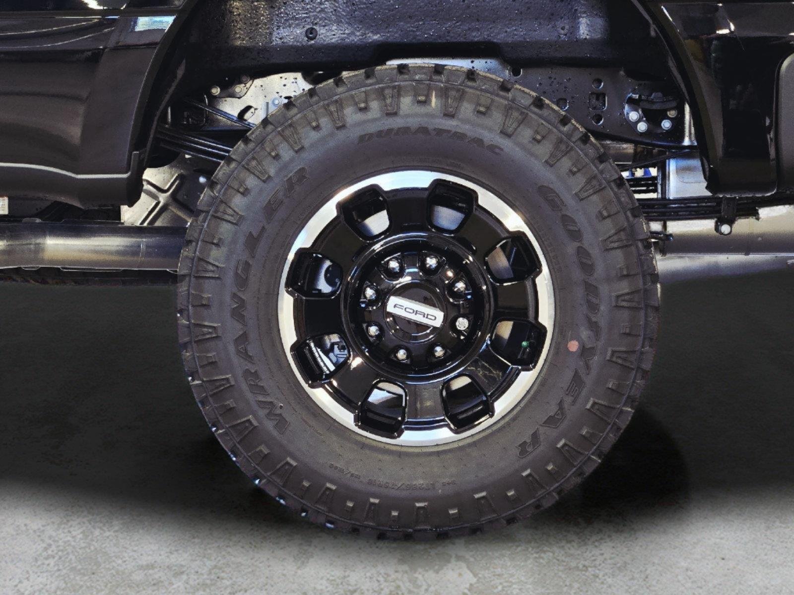 New 2026 Agate Black Metallic Ford F-250® Lariat® image 10