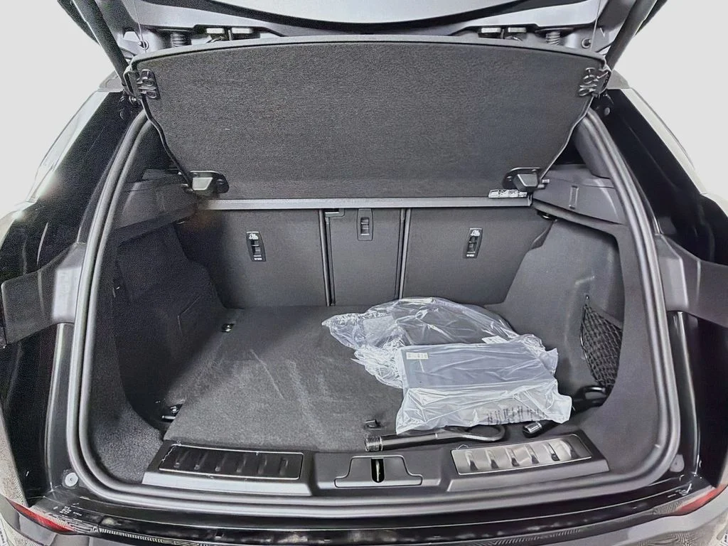 New 2026 Santorini Black Land Rover S image 27