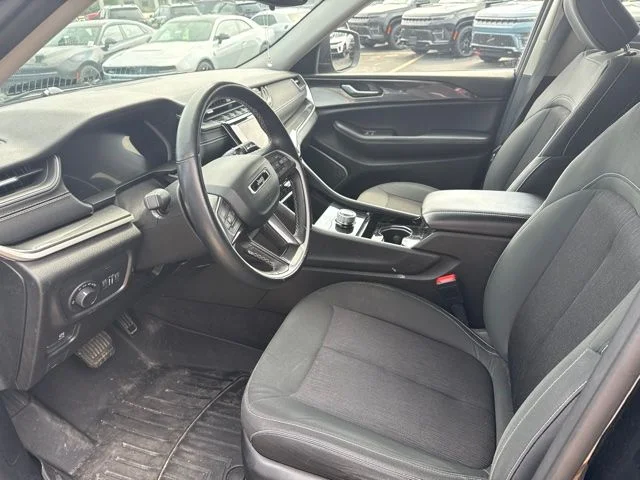 Used 2021 Diamond Black Crystal Pearlcoat Jeep Laredo image 6