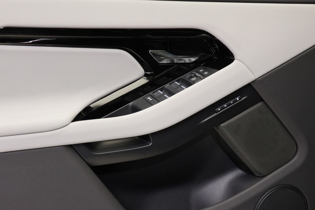 New 2026 Carpathian Grey Land Rover Hoxton Edition image 26