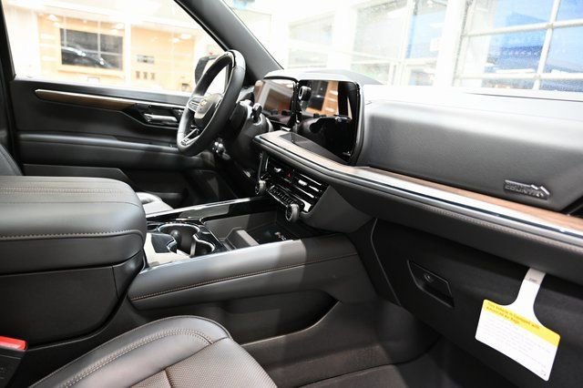 2026 Chevrolet Suburban High Country - Photo 31