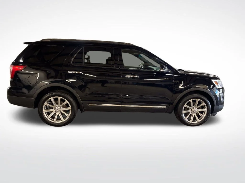 Used 2016 Black Ford Limited image 7